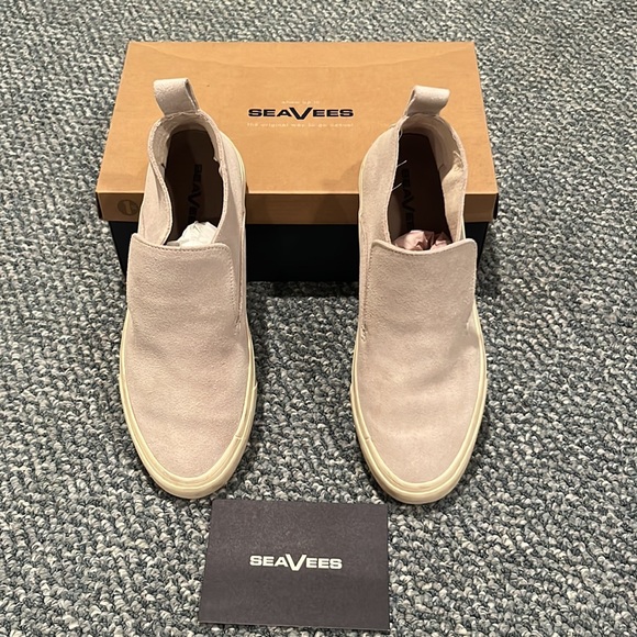 SeaVees Suede Huntington Middie Sneaker in Oyster Color Size 9 In Box - Picture 10 of 10